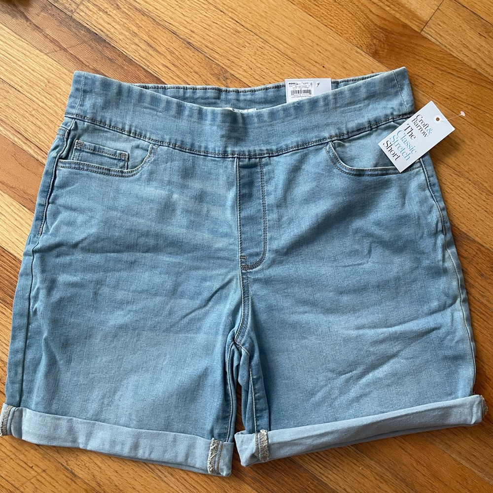Croft & Barrow denim pull on shorts. Sz 14. New with tags.